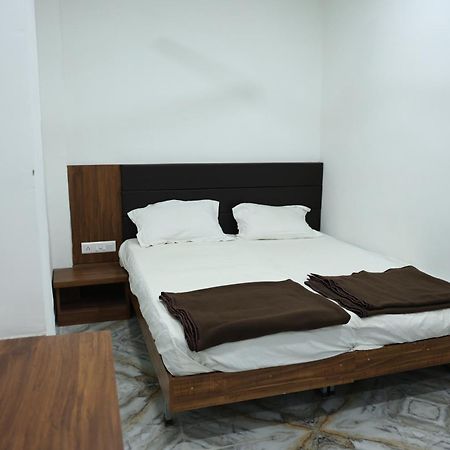 Hotel Aaram Kalupur Ахмедабад Екстериор снимка