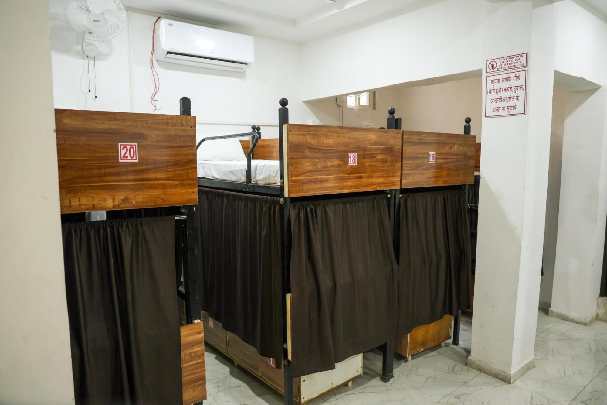 Hotel Aaram Kalupur Ахмедабад Екстериор снимка