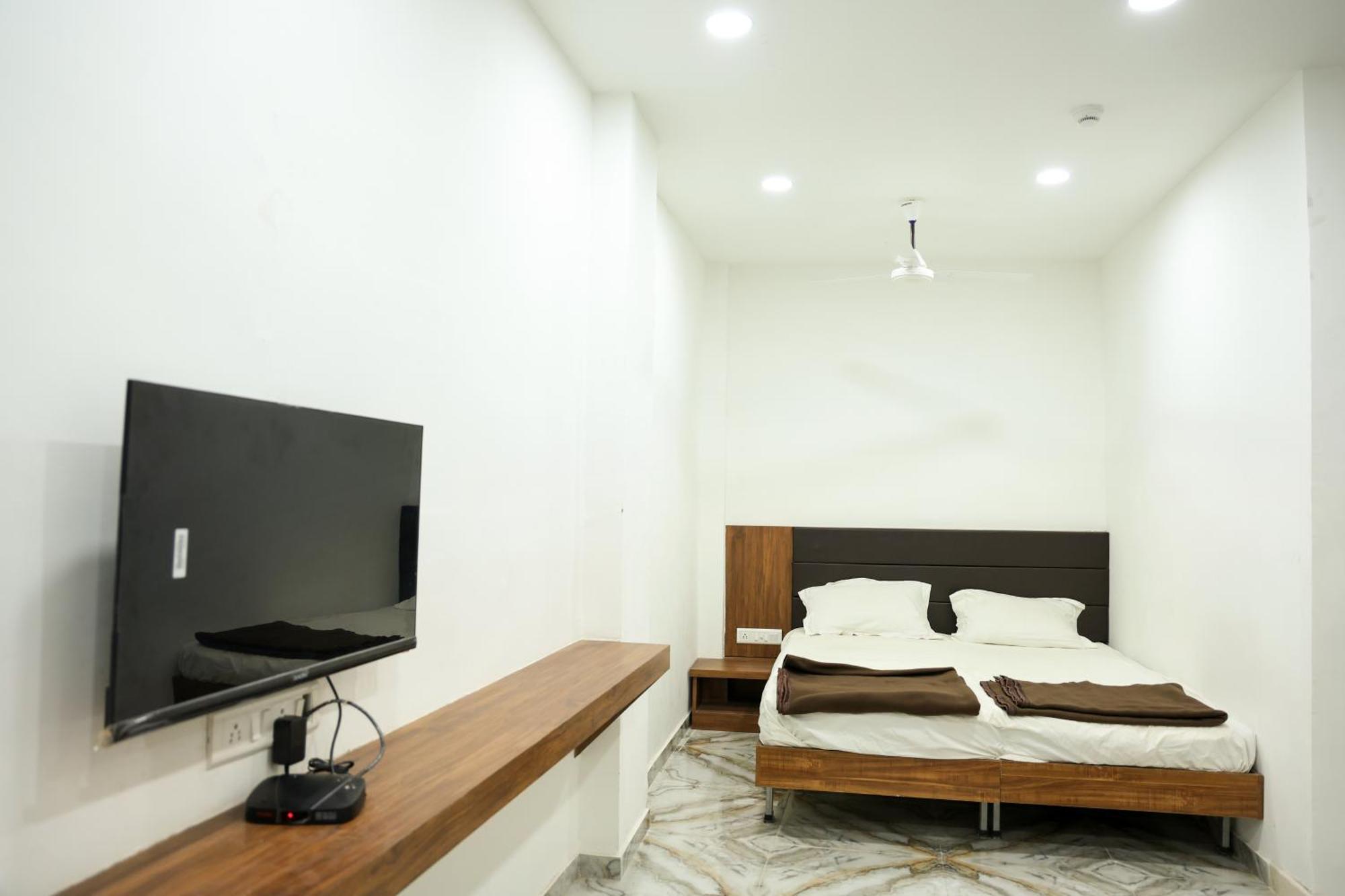 Hotel Aaram Kalupur Ахмедабад Екстериор снимка