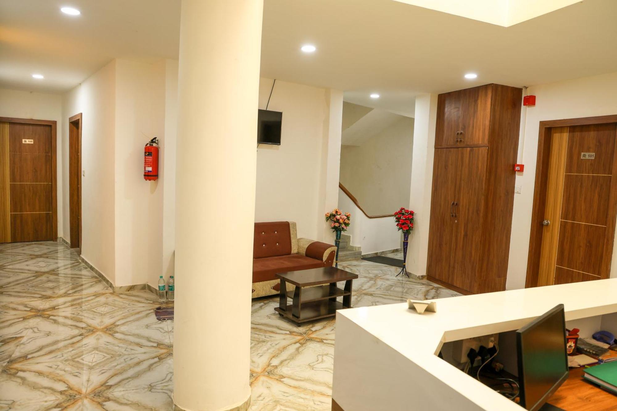 Hotel Aaram Kalupur Ахмедабад Екстериор снимка