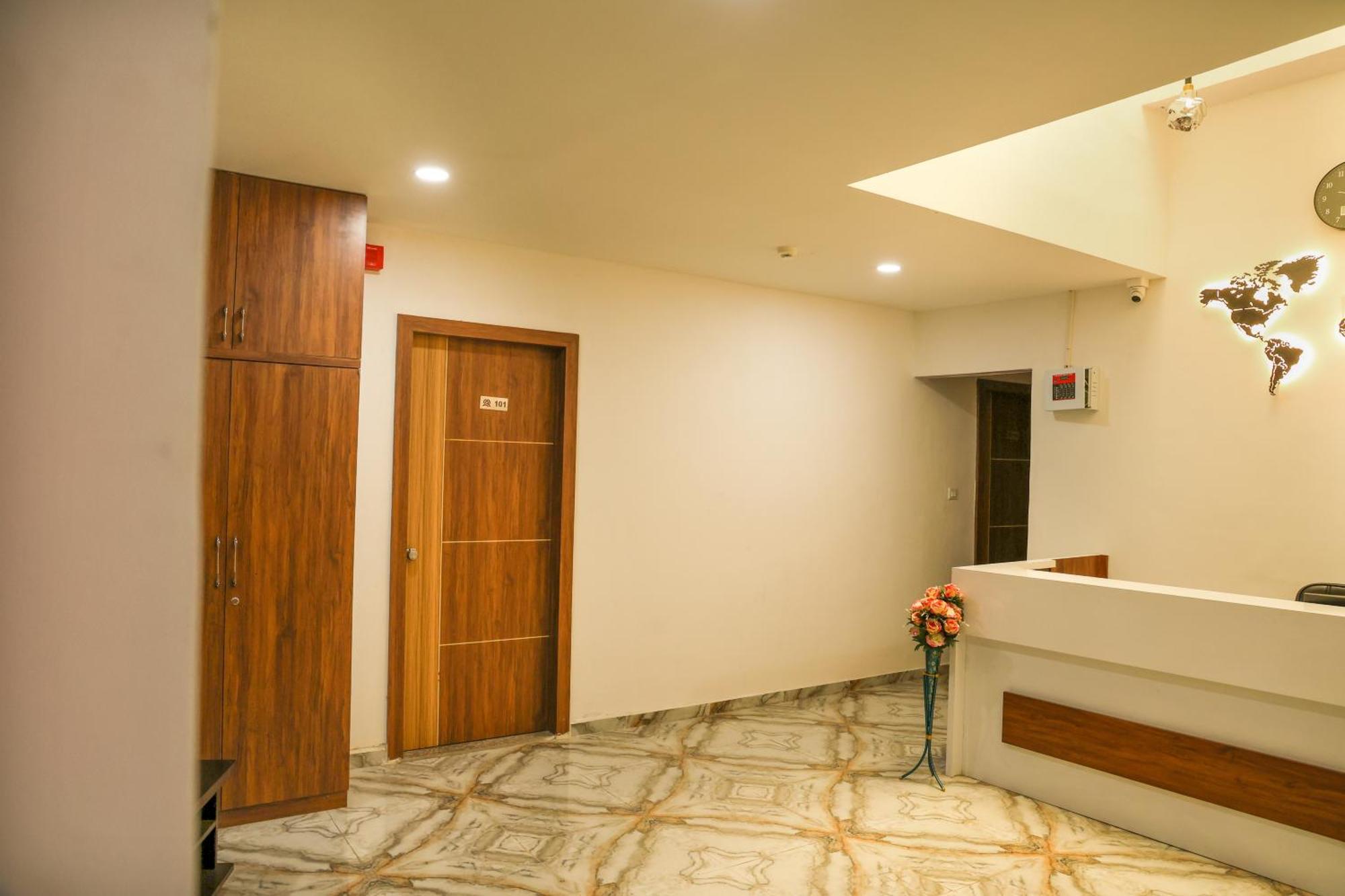 Hotel Aaram Kalupur Ахмедабад Екстериор снимка