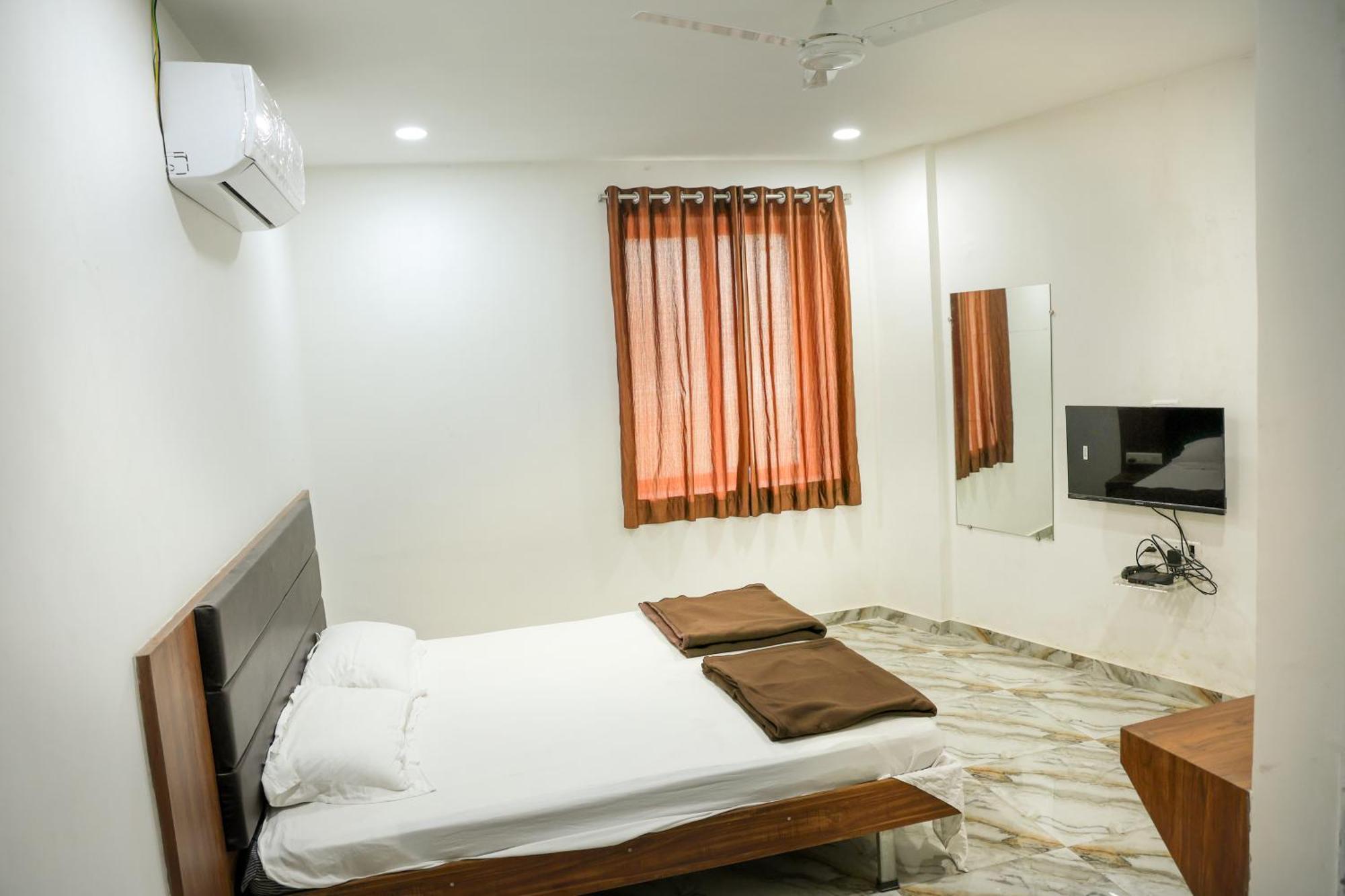 Hotel Aaram Kalupur Ахмедабад Екстериор снимка