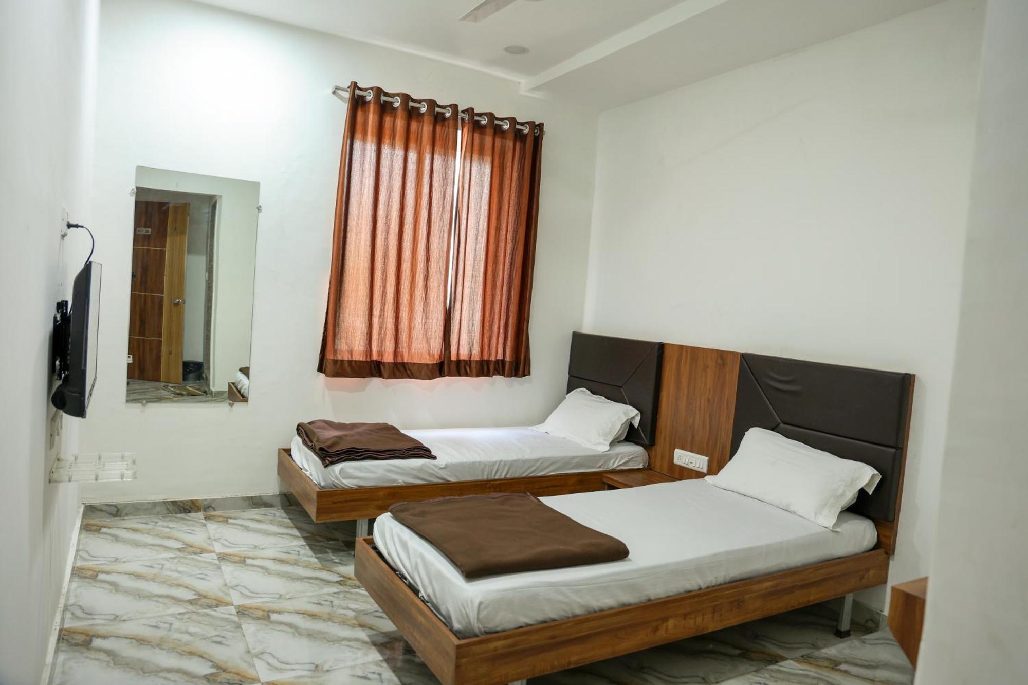 Hotel Aaram Kalupur Ахмедабад Екстериор снимка