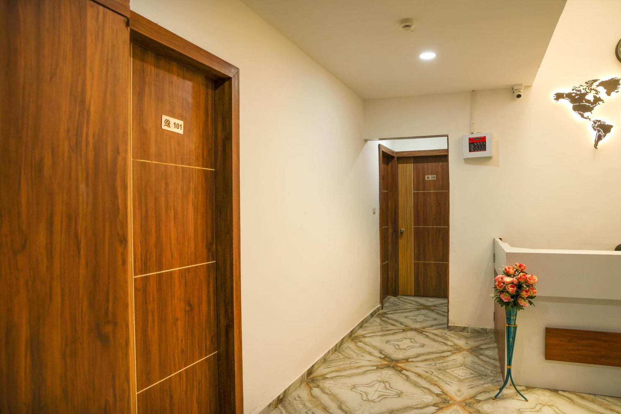 Hotel Aaram Kalupur Ахмедабад Екстериор снимка