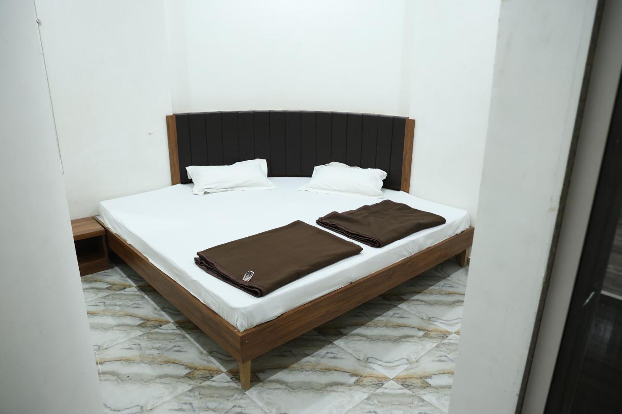Hotel Aaram Kalupur Ахмедабад Екстериор снимка