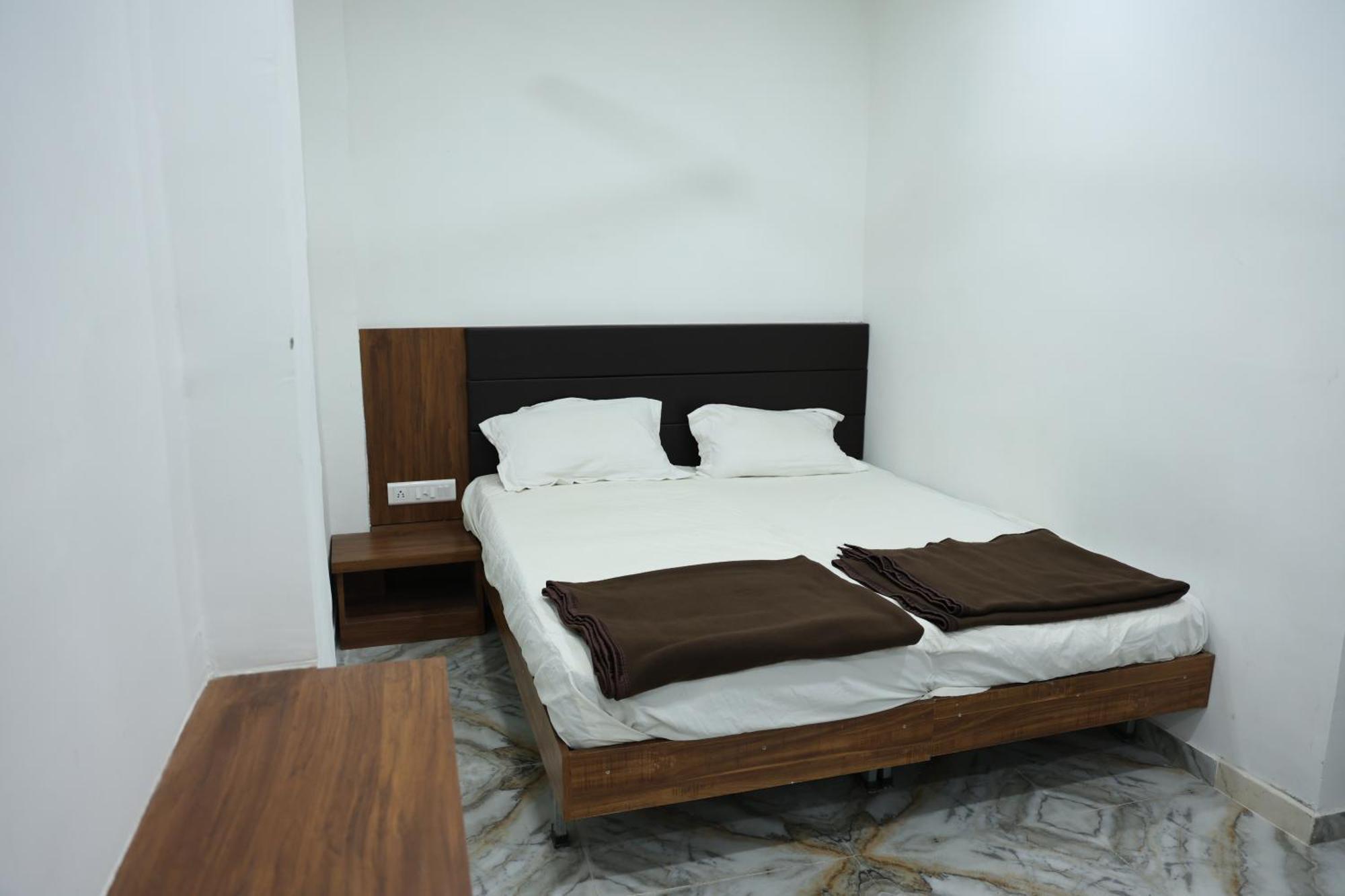 Hotel Aaram Kalupur Ахмедабад Екстериор снимка